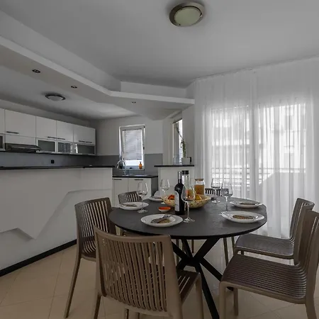 Monero Boutique Iv Apartment